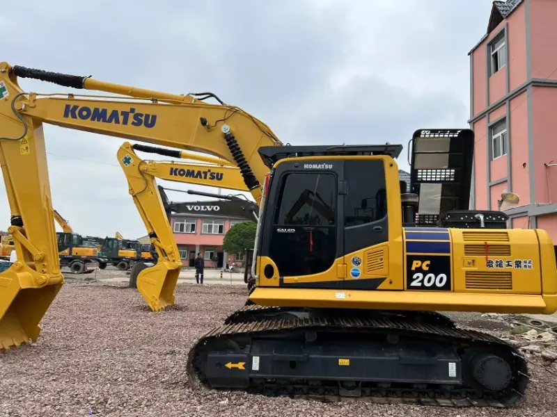 Japan Komatsu PC200-8 excavator for sale/komatsu excavator Sale in low price