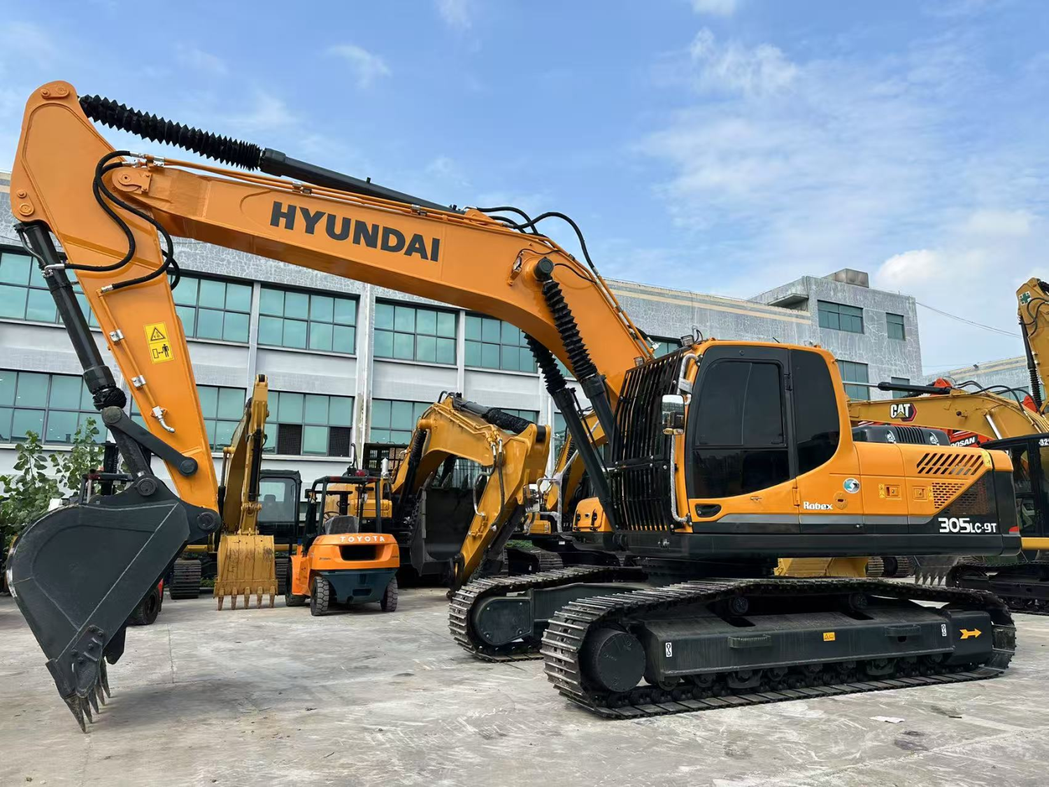 Hyundai 305 Excavator Korean HYUNDAI 305lc-9T Original 30 Ton HYUNDAI Excavator